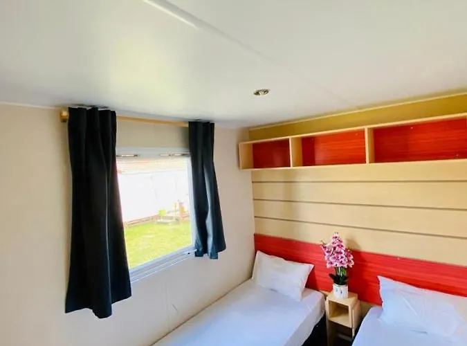 4x3 Kompleks wypoczynkowy *