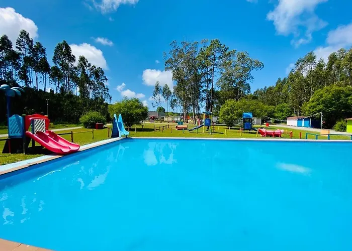 Kompleks wypoczynkowy 4x3 Burinhosa