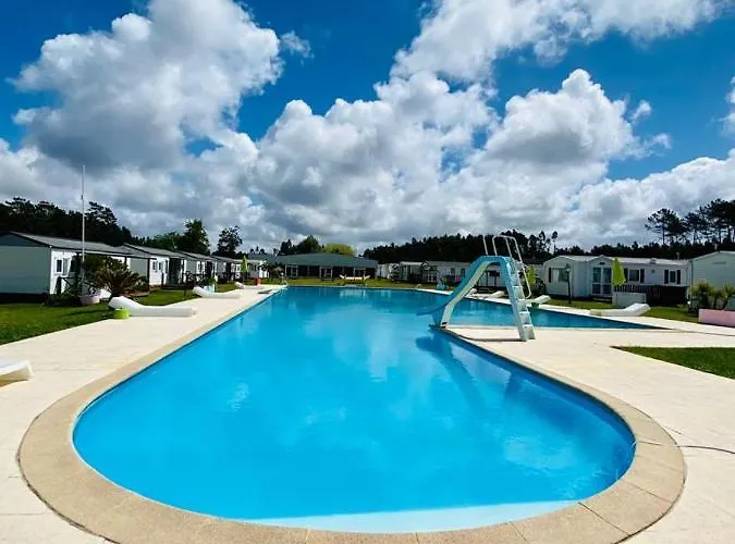 Kompleks wypoczynkowy 4x3 Burinhosa